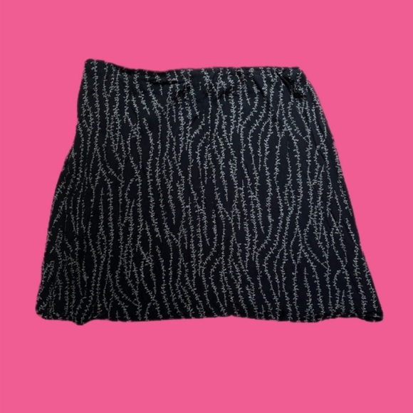 Hillard & Hanson Floral Skirt Size 1x - Picture 4 of 5